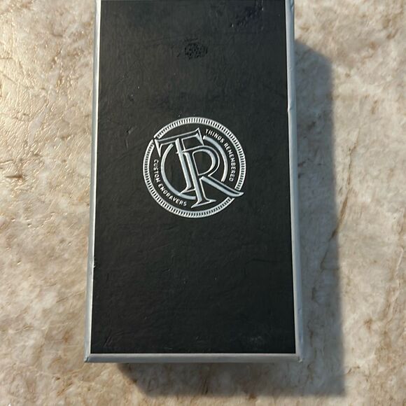 THINGS REMEMBERED Magnifying Glass Keychain - Picture 6 of 6